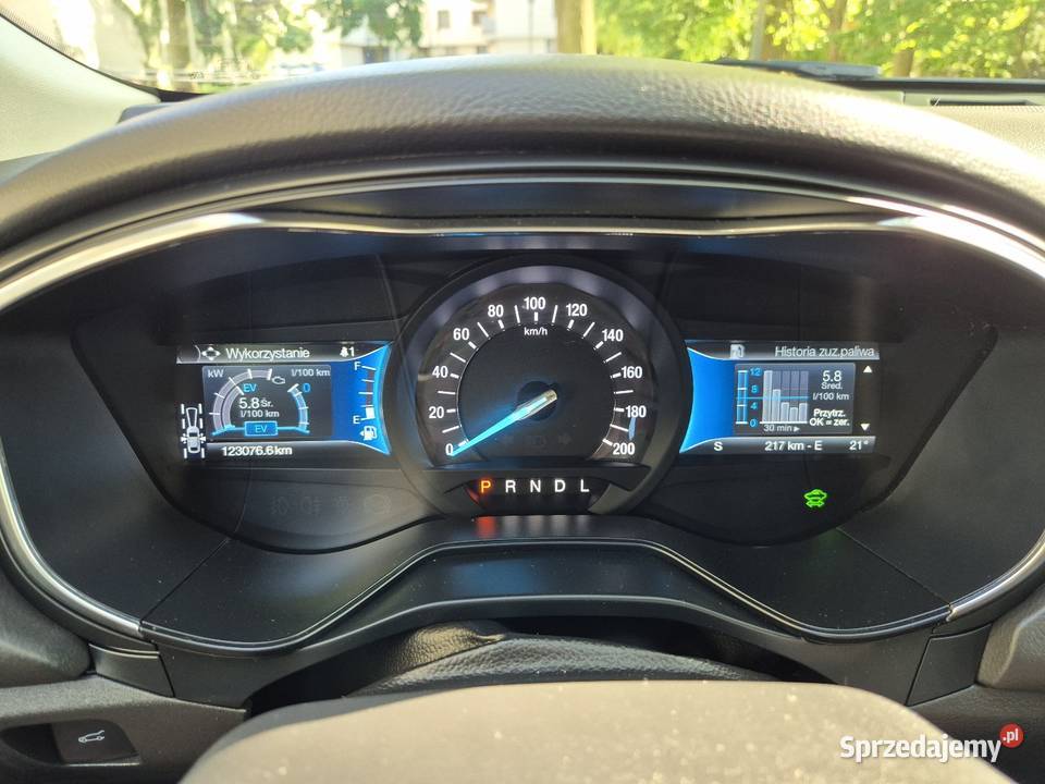 Ford Mondeo Hybryd klimatyzacja