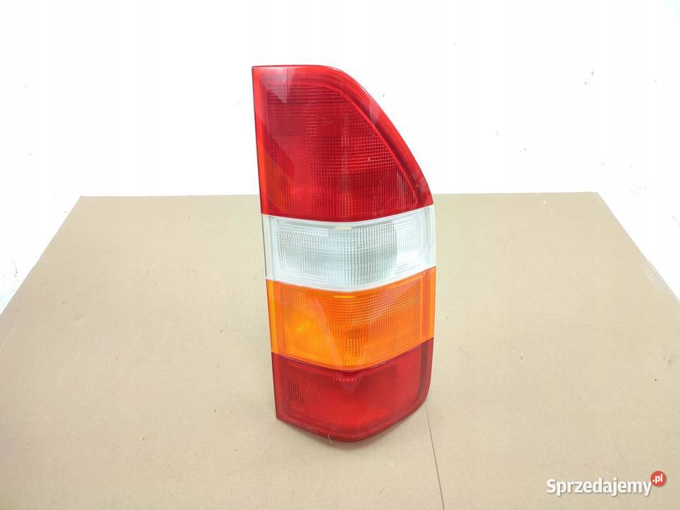 LAMPA PRAWY TYŁ MERCEDESBENZ SPRINTER 2t B901