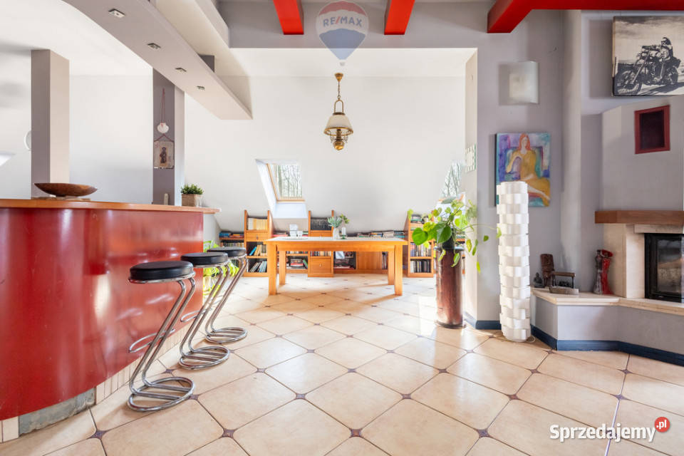 sprzedaży domu wolnostojącego 430m2 Henryszew cegła