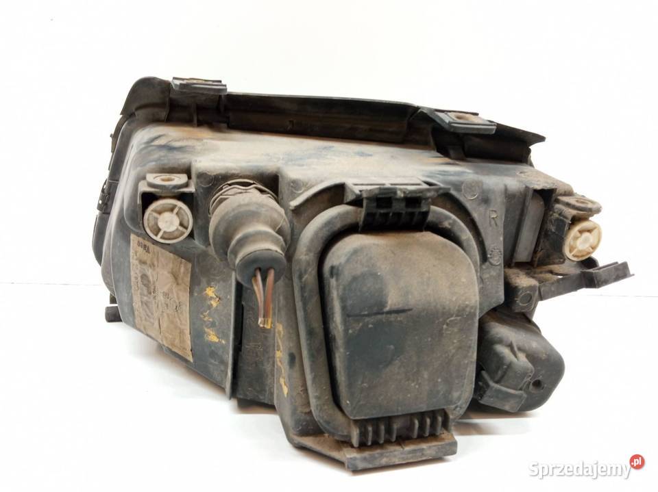 LAMPA PRZÓD PRAWA PRZED LIFT 8D0941004A Audi A4 osobowe