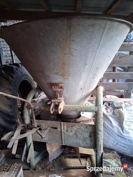 Rozsiewacz do nawozów lejek Sejny