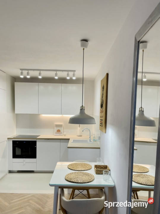 MOKOTÓW ładne 2 pokoje metrze park 3 piętra i więcej