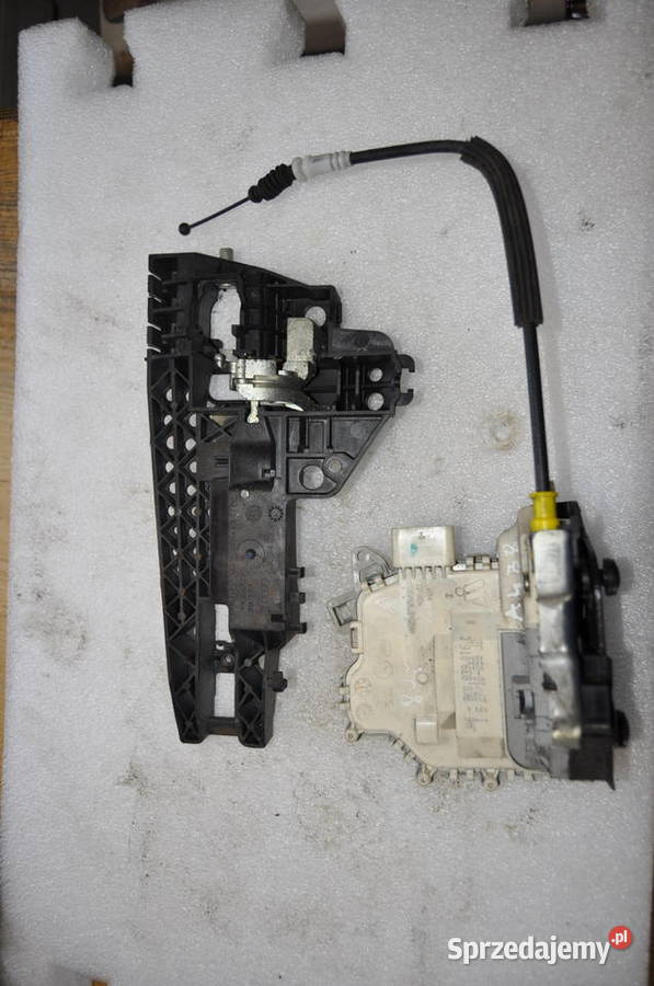 Audi A4 B8 zamek drzwi prawy tył 8K0839016C osobowe