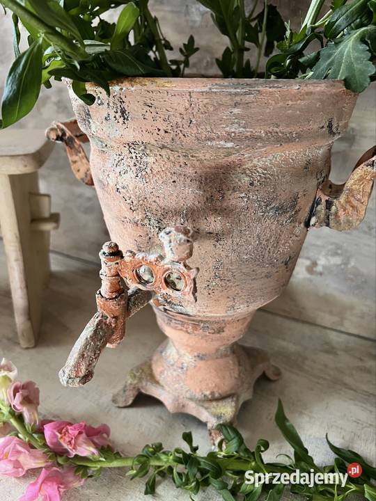 Stary samowar zmieniony w wazon Bytom