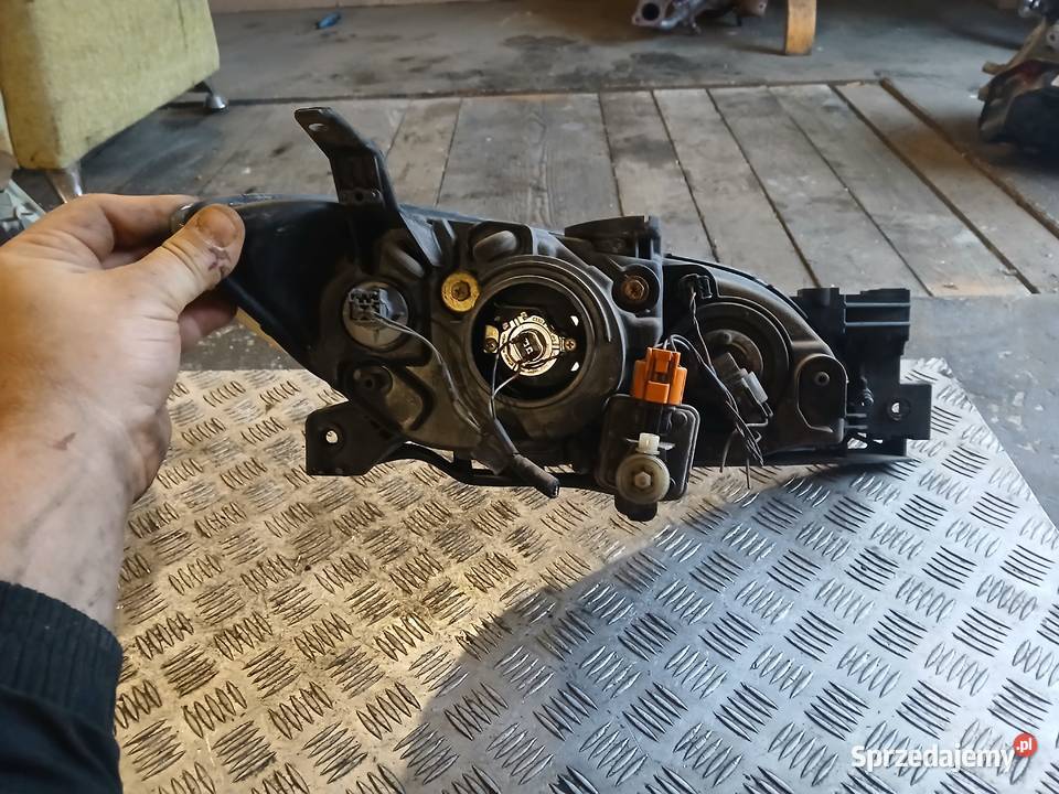 Lampa lewa przód przednia Mazda 3 I BKEU 0306r małopolskie Radłów sprzedam