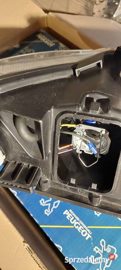 Lampa reflektor Peugeot 406 coupe lewy nowy Lampy przednie Kalety