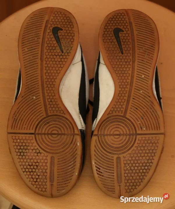 Buty sportowe halowe firmy NIKE 34 Nike Sportowe Siedlce