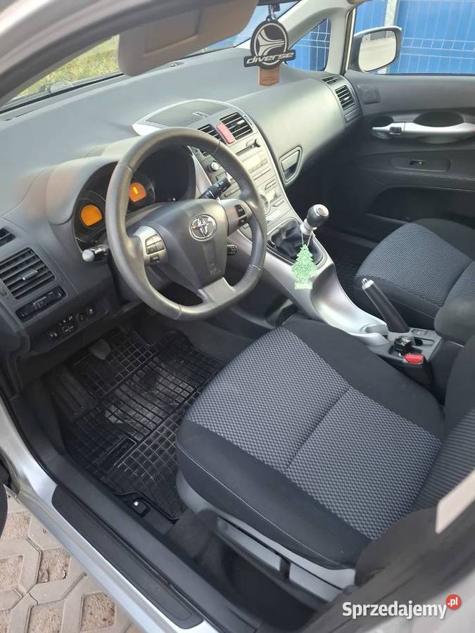 Sprzedam Toyota auris 2010 polift bogata wersja