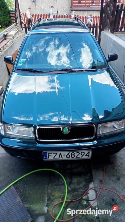 Sprzedam Skodę Octavię Kombi 16LX zielony lubuskie Lubsko