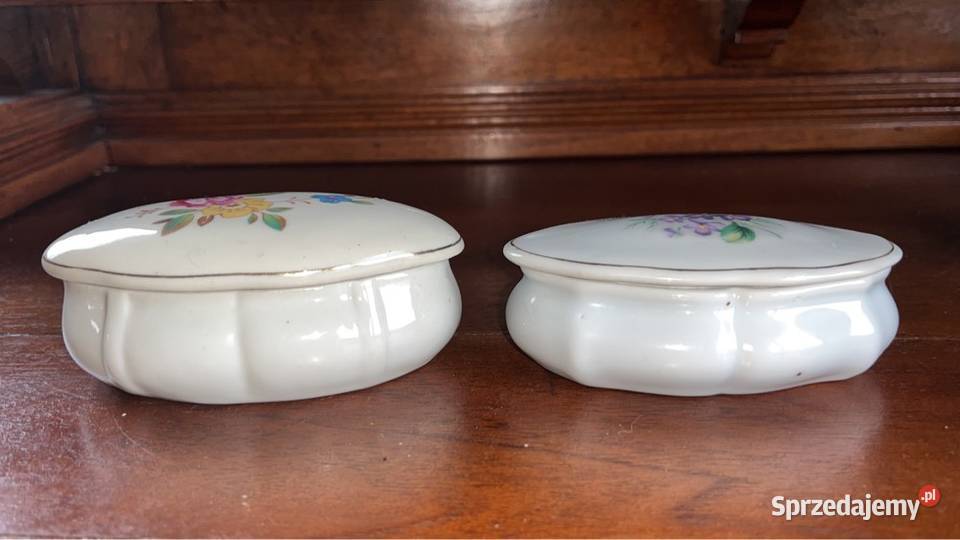 Puzderko W delikatnym kolorze ecru Z różyczką pomorskie Gdańsk