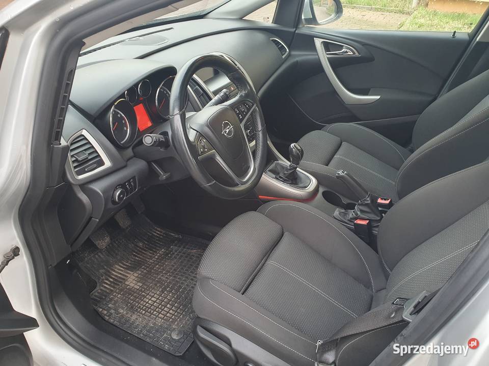 Opel Astra J z silnikiem 14T 120 5d uszkodzony Samochody osobowe Wrocław