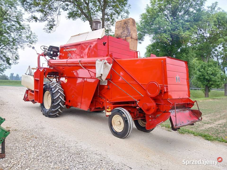 Kombajn ihc 321 z Niemiec Zbożowe Nowy Korczyn