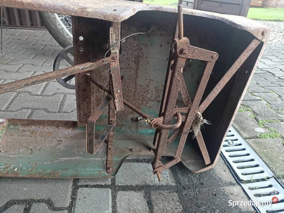 stara zabawka azak Moskwicz samochód na pedały opolskie Olesno
