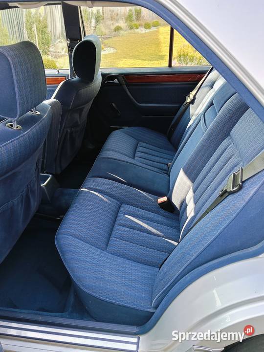 MercedesBenz W124 22 Mercedes 220E 92 LPG 255000km Poznań