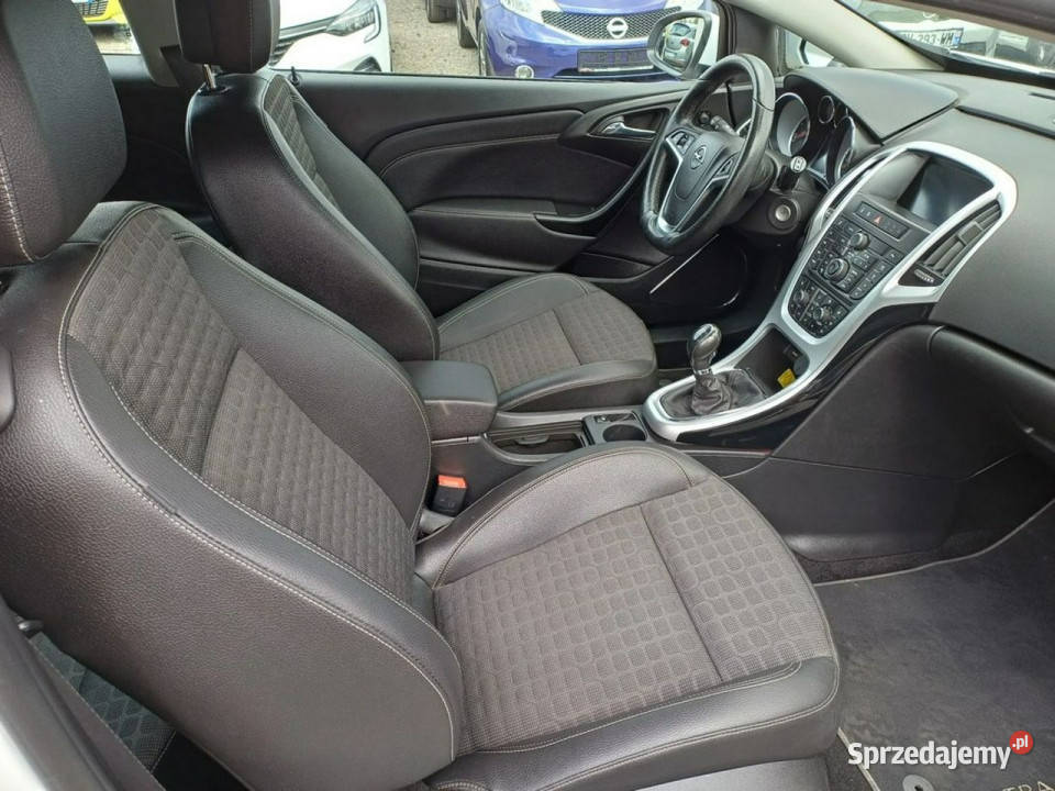 Opel Astra GTC PółSkóra BIXenon GrzaneFotele Rok produkcji 2015 Chrzanów