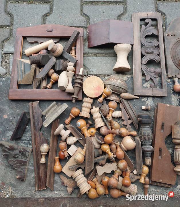 Drewniane elementy starych zegarów aplikacje