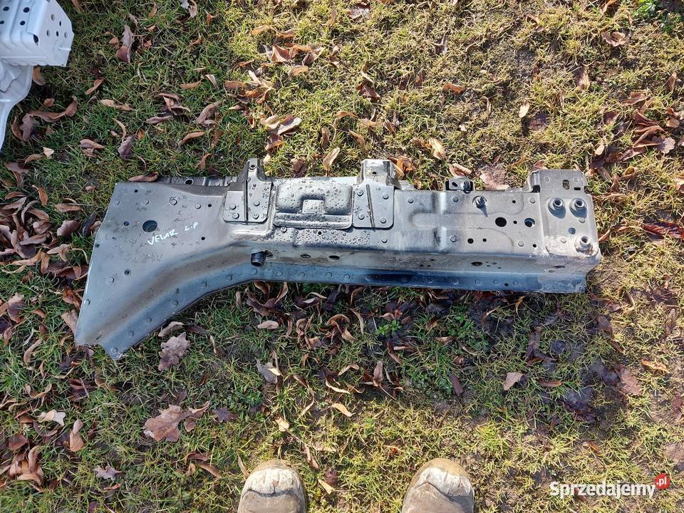 Range Rover VELAR L560 2021r Podłużnica fartuch