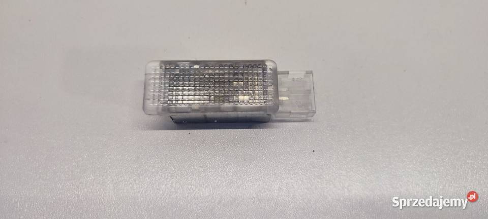 SEAT ATECA LAMPKA KABINY 6L0947565