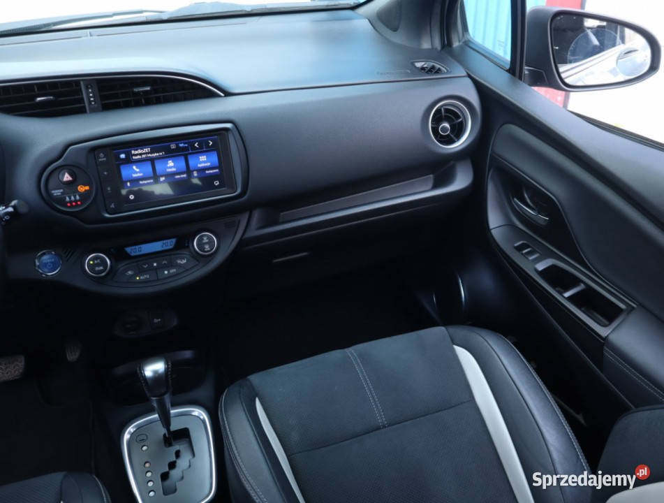 Toyota Yaris 15 Hybrid Łódź