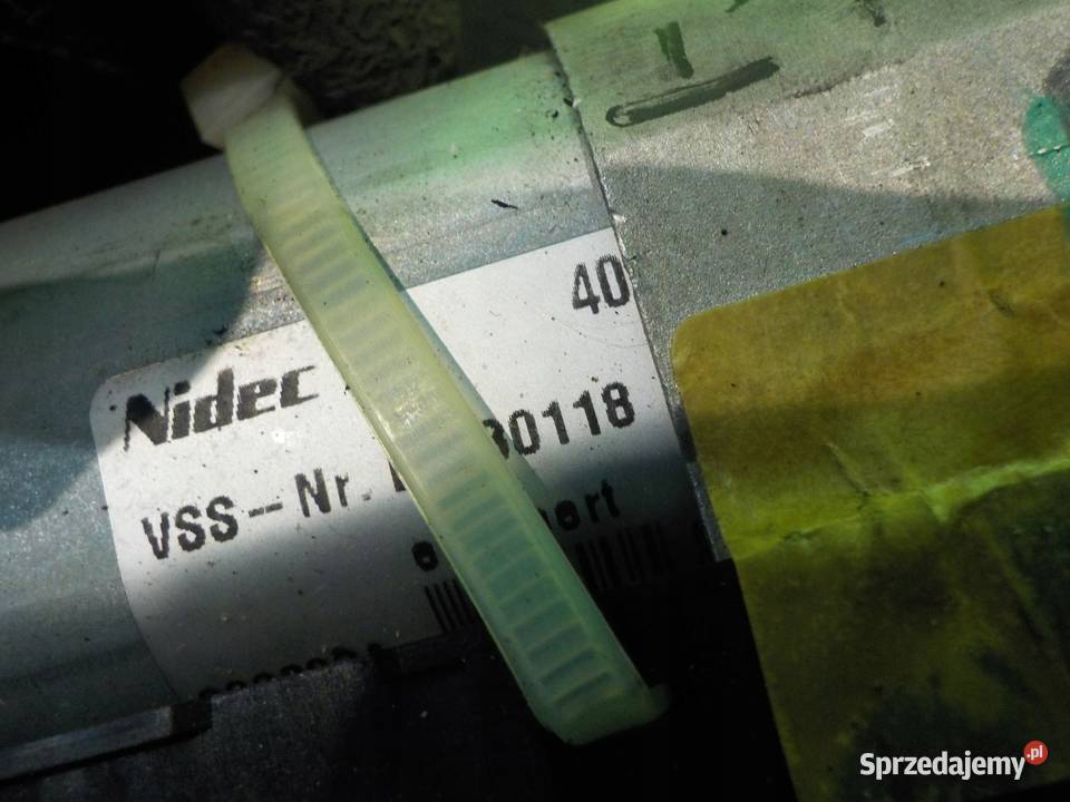 VW PASSAT B6 20 TDI 09r silniczek klapy osobowe Suków