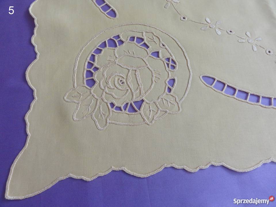 Serwetki kolorowe złote wyszywane haft Richelieu Lublin