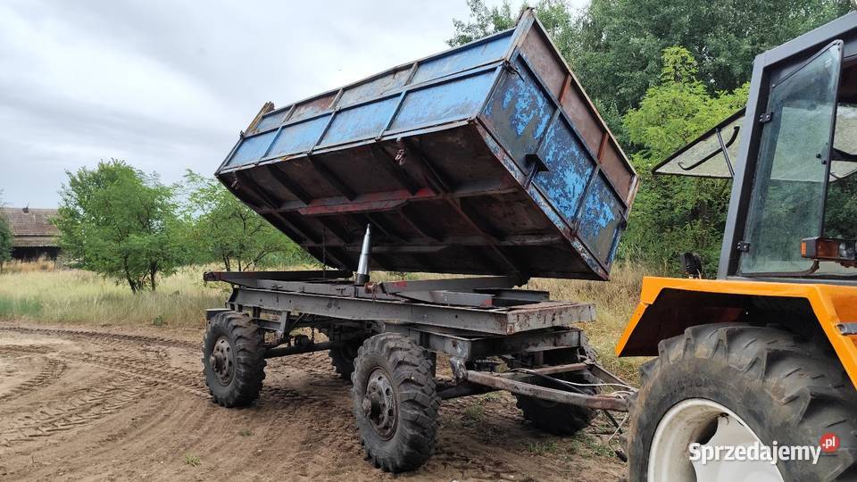 Przyczepa Wywrotka 3 stronna nieuszkodzony Maszyny rolnicze sprzedam