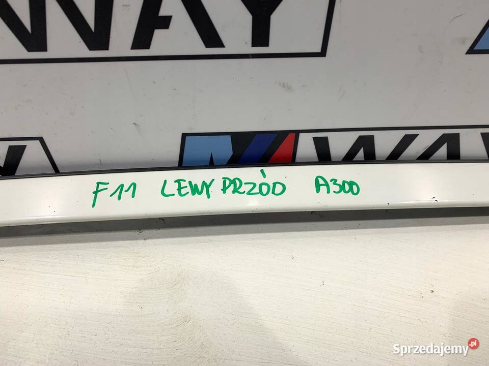 BMW F11 LISTWA SZYBY CZOŁOWEJ LEWA PRZÓD A300