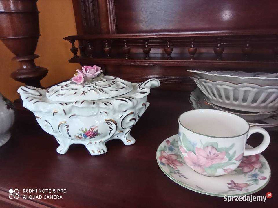 Puzdro Dresden z różyczką na pokrywce Gdańsk