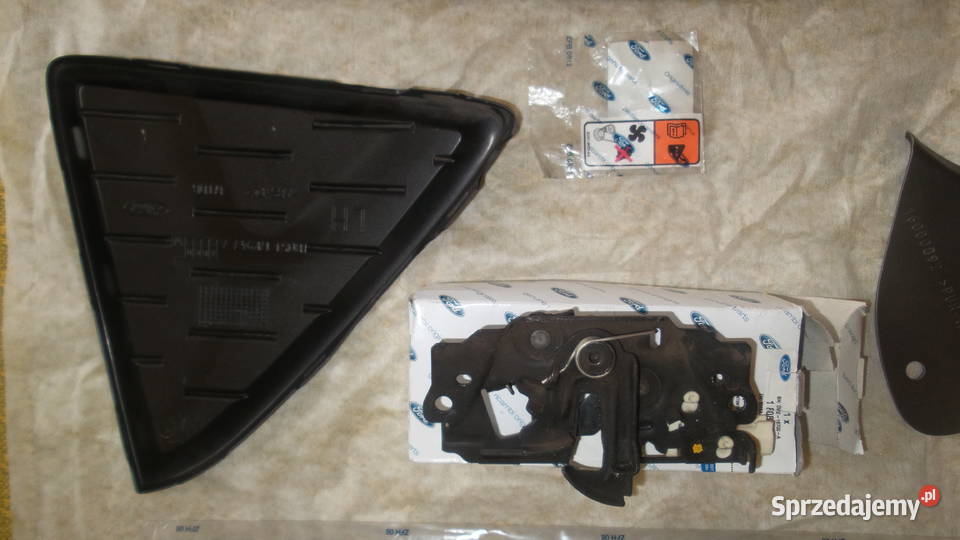 Ford Focus III ST kratka lewaakcesoria Karoseria