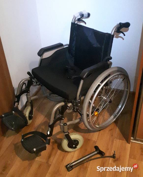 Wózek inwalidzki VITEA CARE z hamulcami
