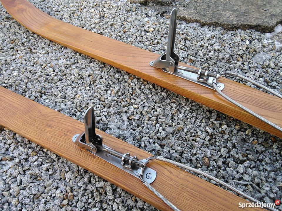 Stare drewniane narty retro Mesta Alpin dolnośląskie