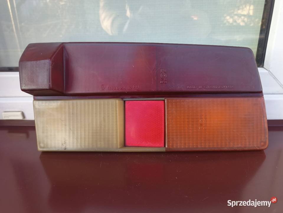 Skoda 105 120 lampa tył tylna prawa Lampy tylne Sieradz