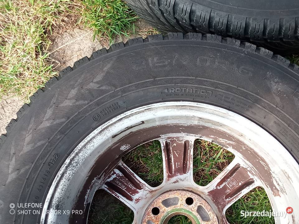 sprzedam opony zimowe nokian 100h dot 1222r 2 16cale Pozostałe Strzelno