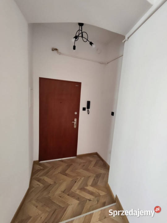 Na sprzedaż przestronne mieszkanie w centrum sprzedam