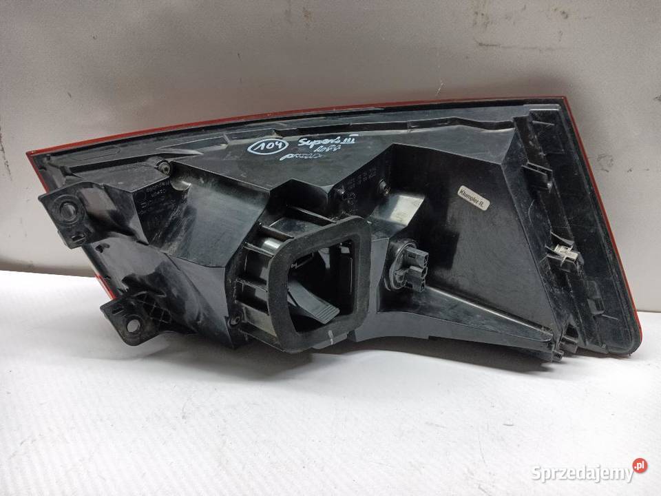 LAMPA TYŁ TYLNA PRAWA SKODA SUPERB III 3V5945208 sprzedam