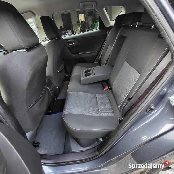 Toyota Auris Hybryda wiśniowy Góra Kalwaria