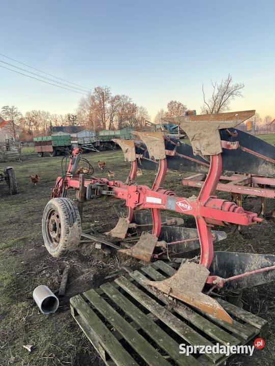 Pług obrotowy 3 skibowy kuhn Smolna