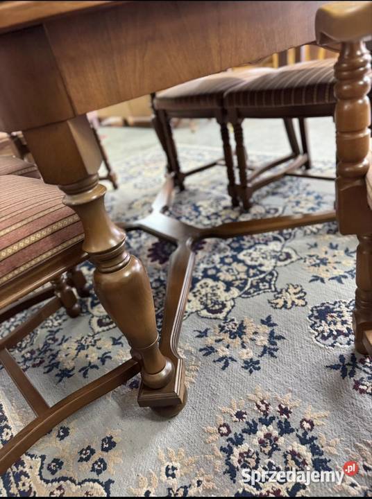 Duży rozkładany stół drewniany z 4 wkładkami i warmińsko-mazurskie Ełk