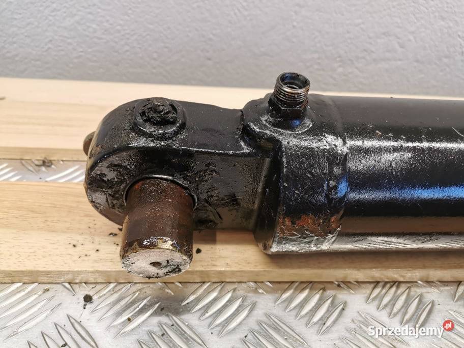 Siłownik poziomowania JLG 4017 sprzedam