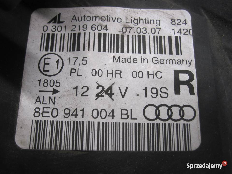 AUDI A4 B7 III 07r lampa prawa przód 8E0941004BL