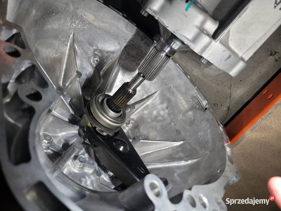SKRZYNIA BIEGÓW MAZDA T1T3T304 00168 R581 terenowe Pozostałe Radom