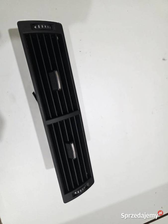 Kratka nawiewu środkowa Audi a4b6 8E0820951H Rok produkcji 2001 Iława