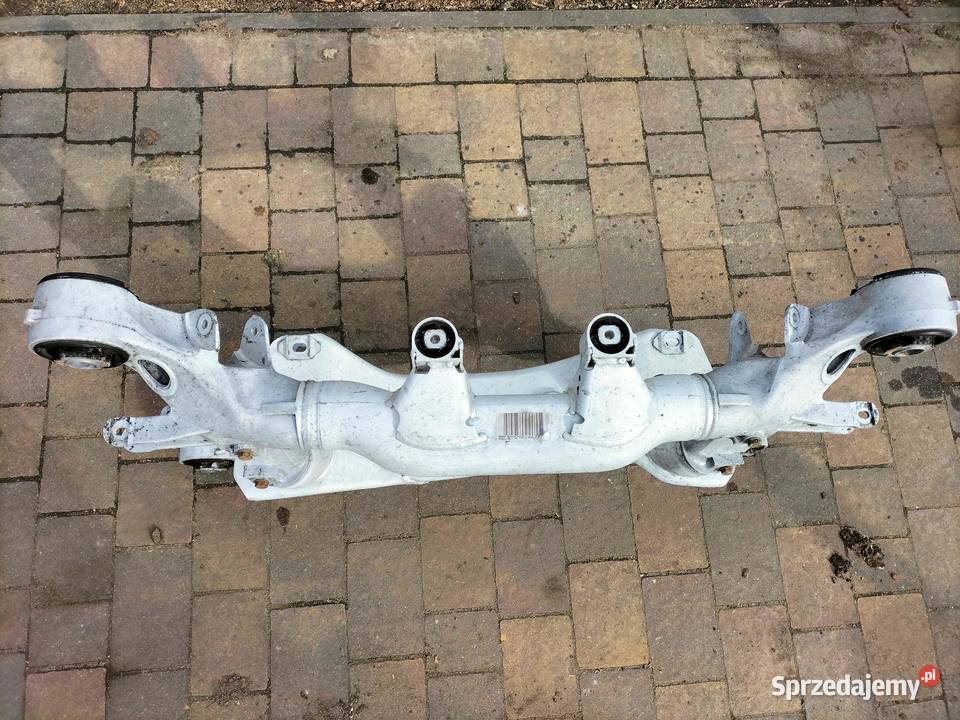 Belka tylnego zawieszenia BMW E65 E66 stan Poręba sprzedam