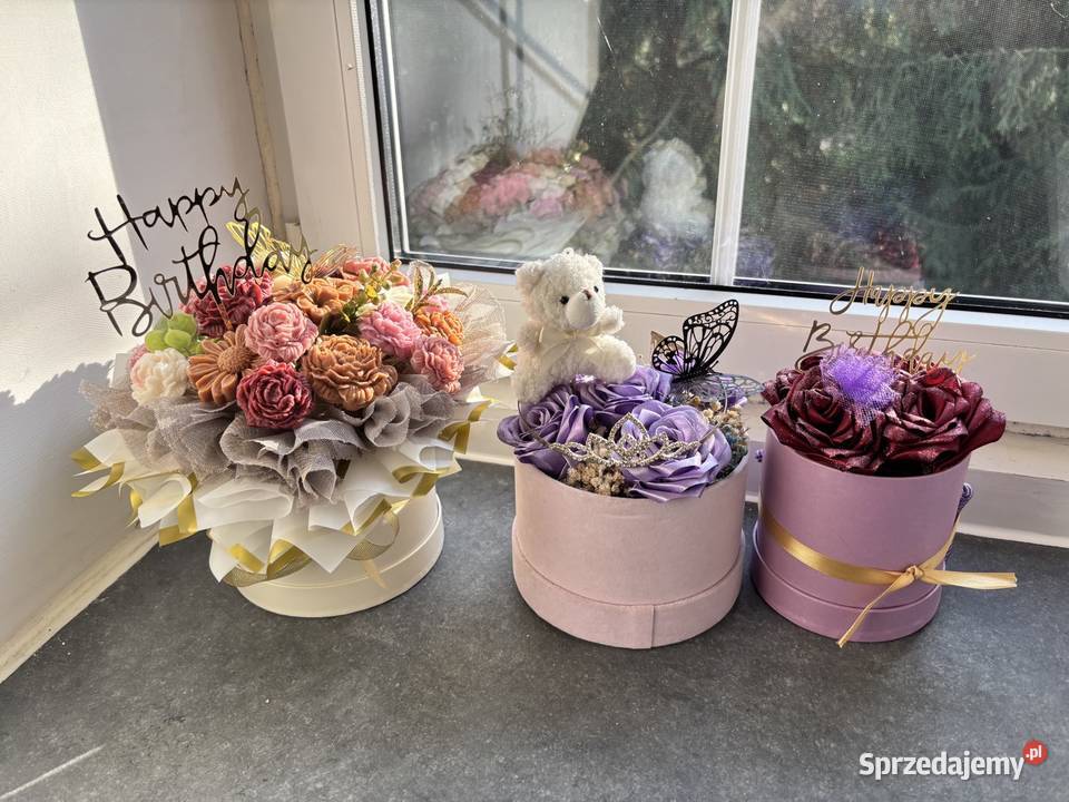Bukiety Flower box zestaw ze wstążek i mydełek Kikół