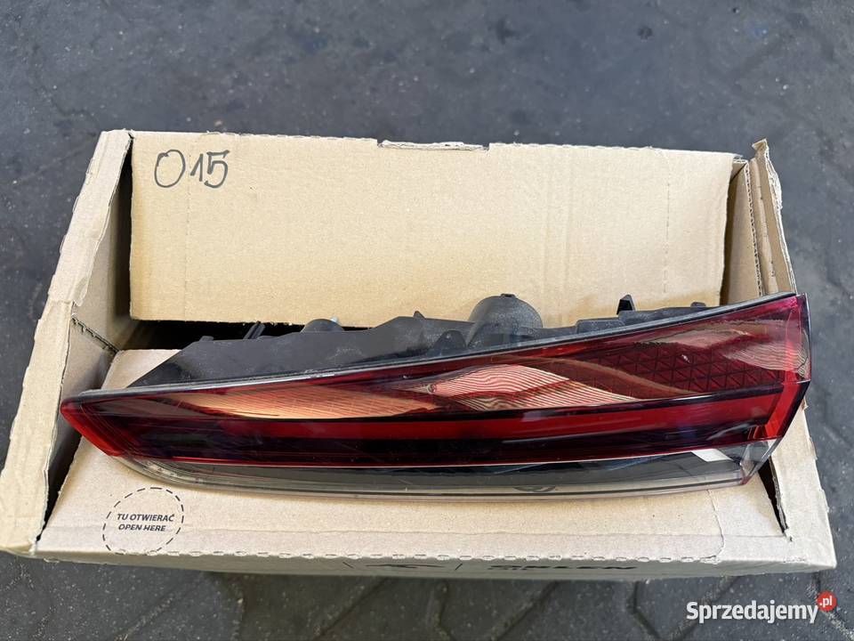 Prawa Lampa Prawy Tył Tylna W Klapę Klapy Kłobuck