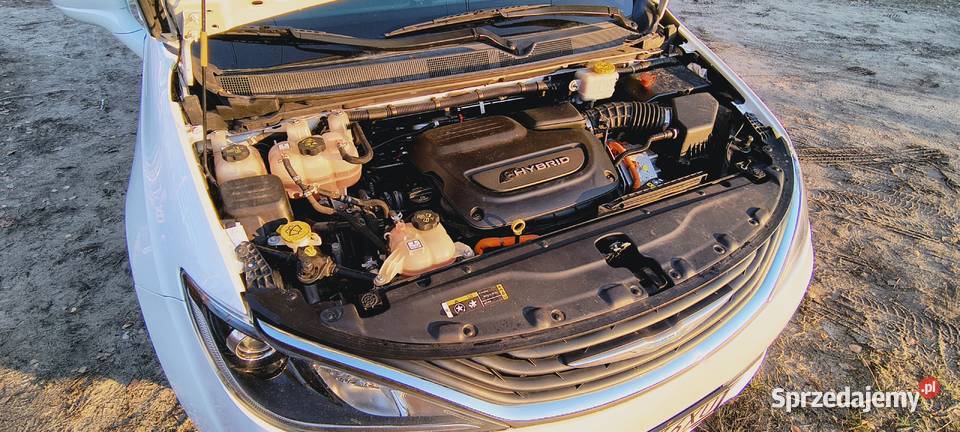 Chrysler Pacyfica 2018 Hybrid 142000 automatyczna Warszawa