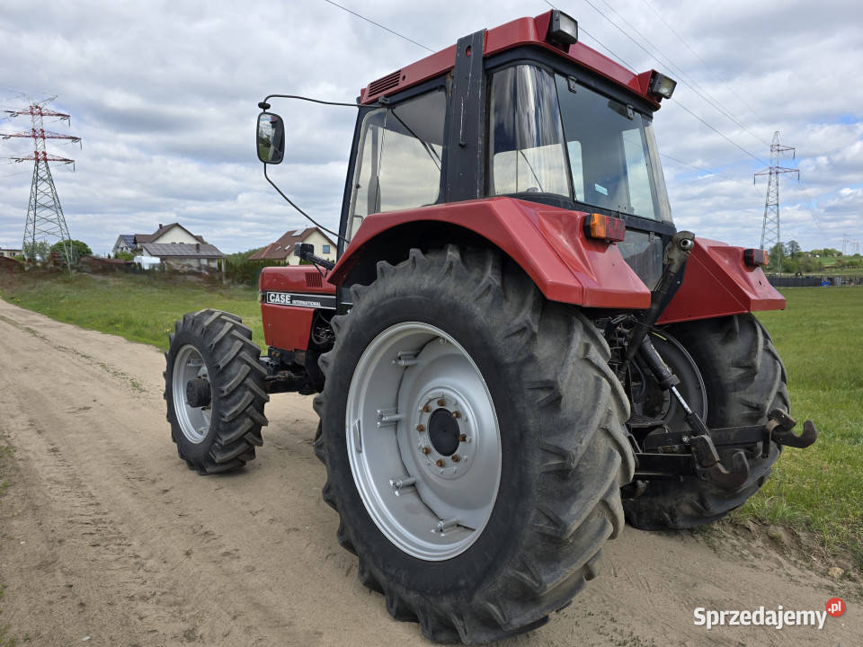 Ciągnik CASE IH 1056 XL 4x4 105 5786 mth Napęd 4x4 Baliki