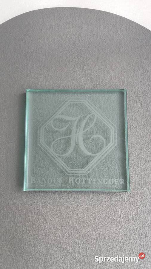 Szklany przycisk do papieru z logo Banque Hottinguer-13x13