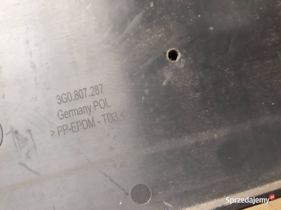 VW PASSAT B8 3G0 RAMKA PODSTAWA TABLICY listwy na zderzak wielkopolskie Międzychód sprzedam