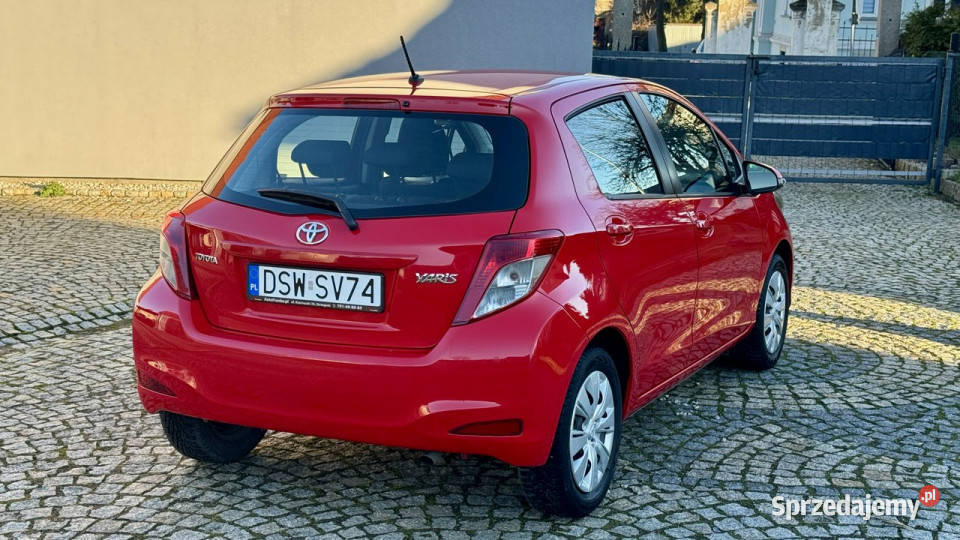 Toyota Yaris 13 Benzyna 100 SALON POLSKA 1 możliwa zamiana Strzegom sprzedam